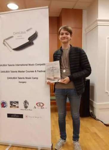 004_-_Remenyik_Balázs